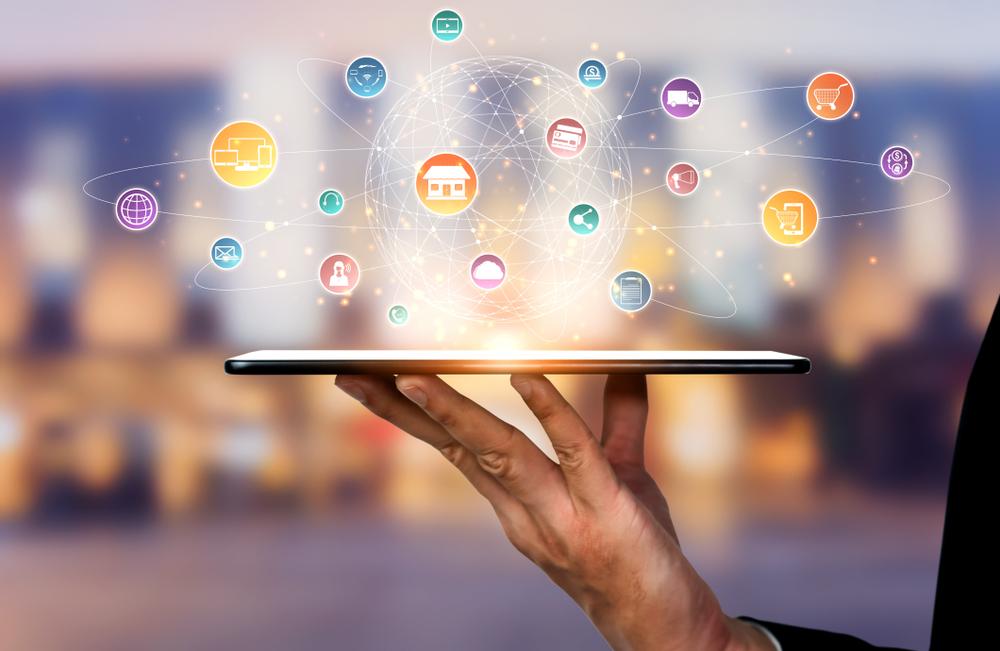 Specialistisch online platform met diverse offline kanalen